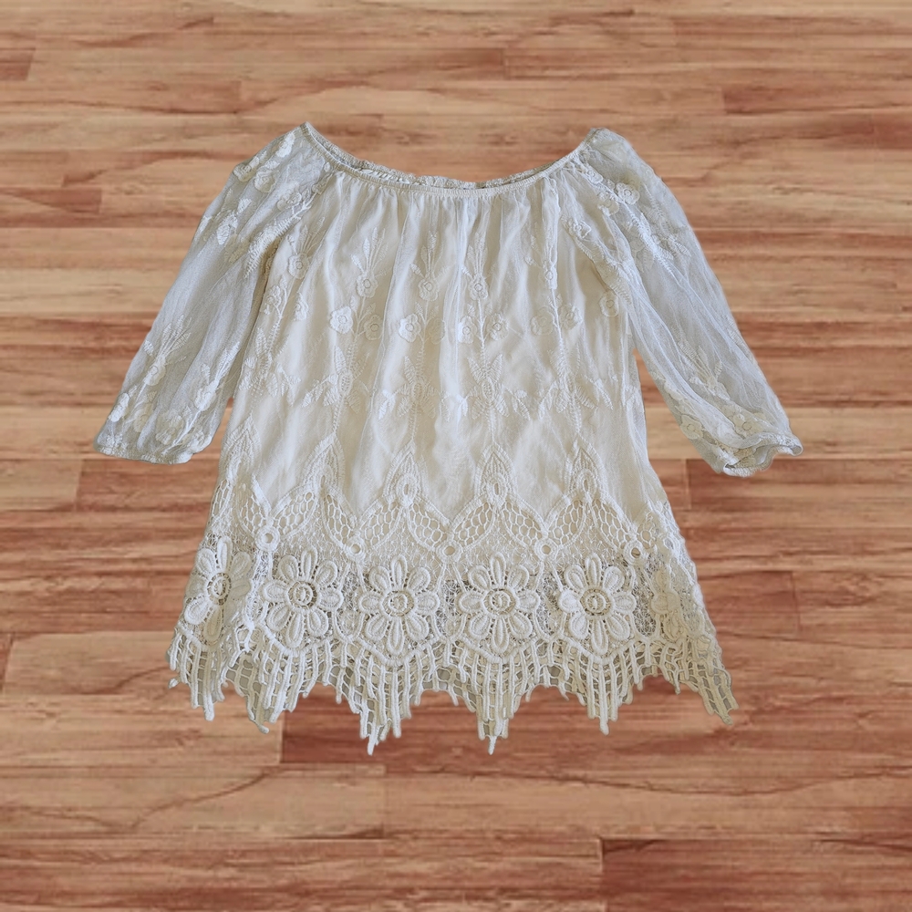 BIGSTRIKE USA BY HS Size L White Lace Sheer Sleeve Blouse
